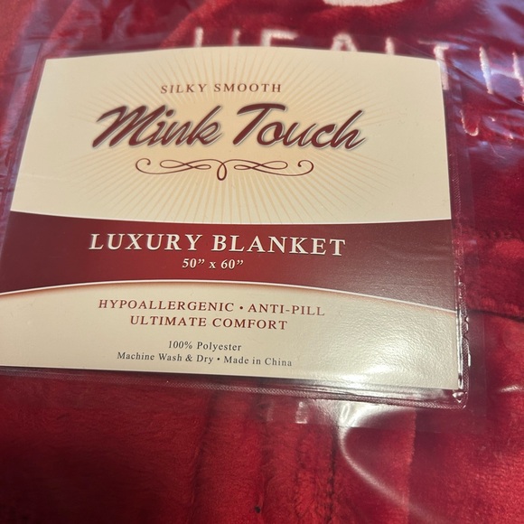 Red Luxury Blanket - Picture 2 of 3
